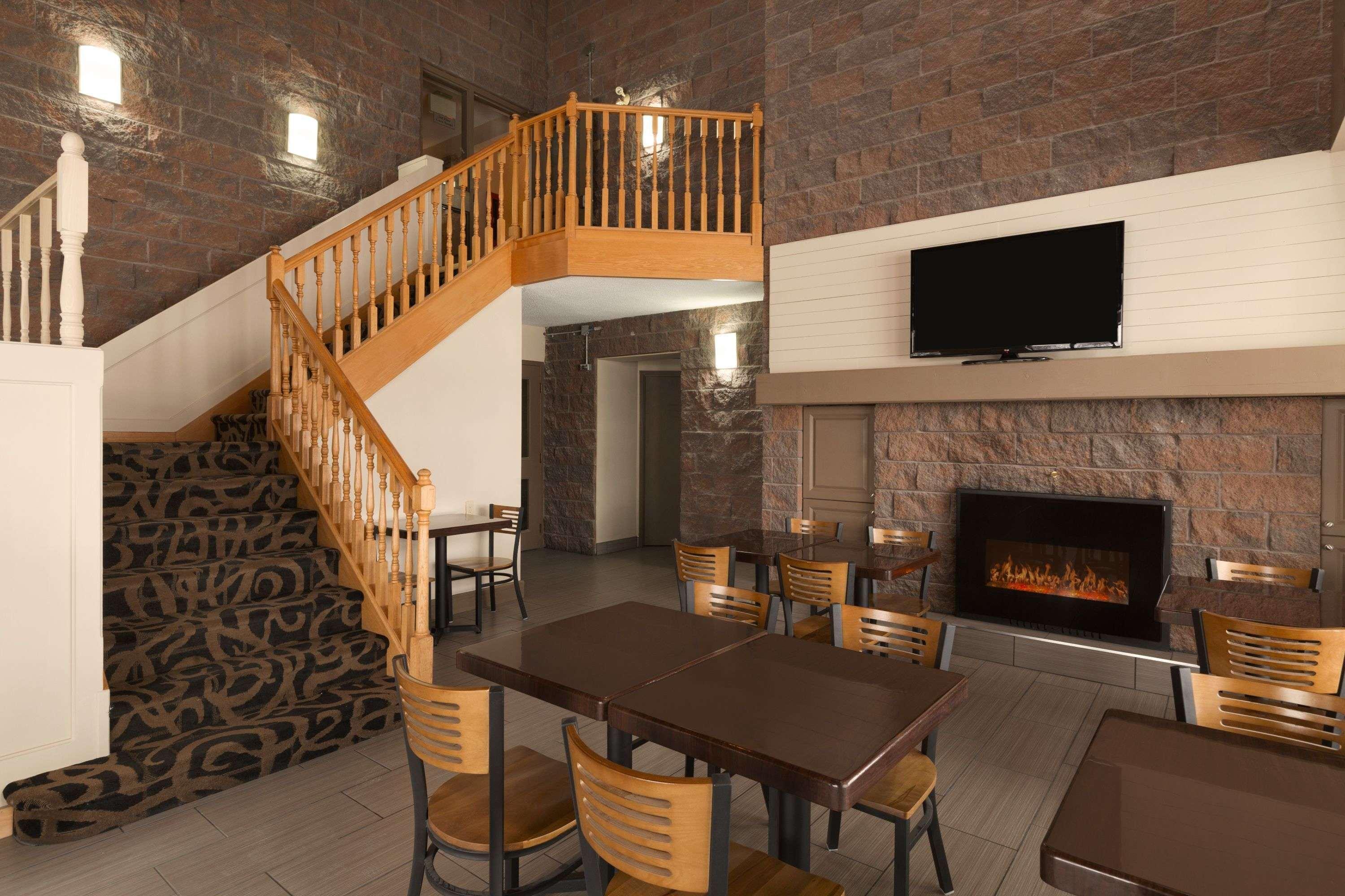 Hotel Super 8 By Wyndham Timmins On Esterno foto
